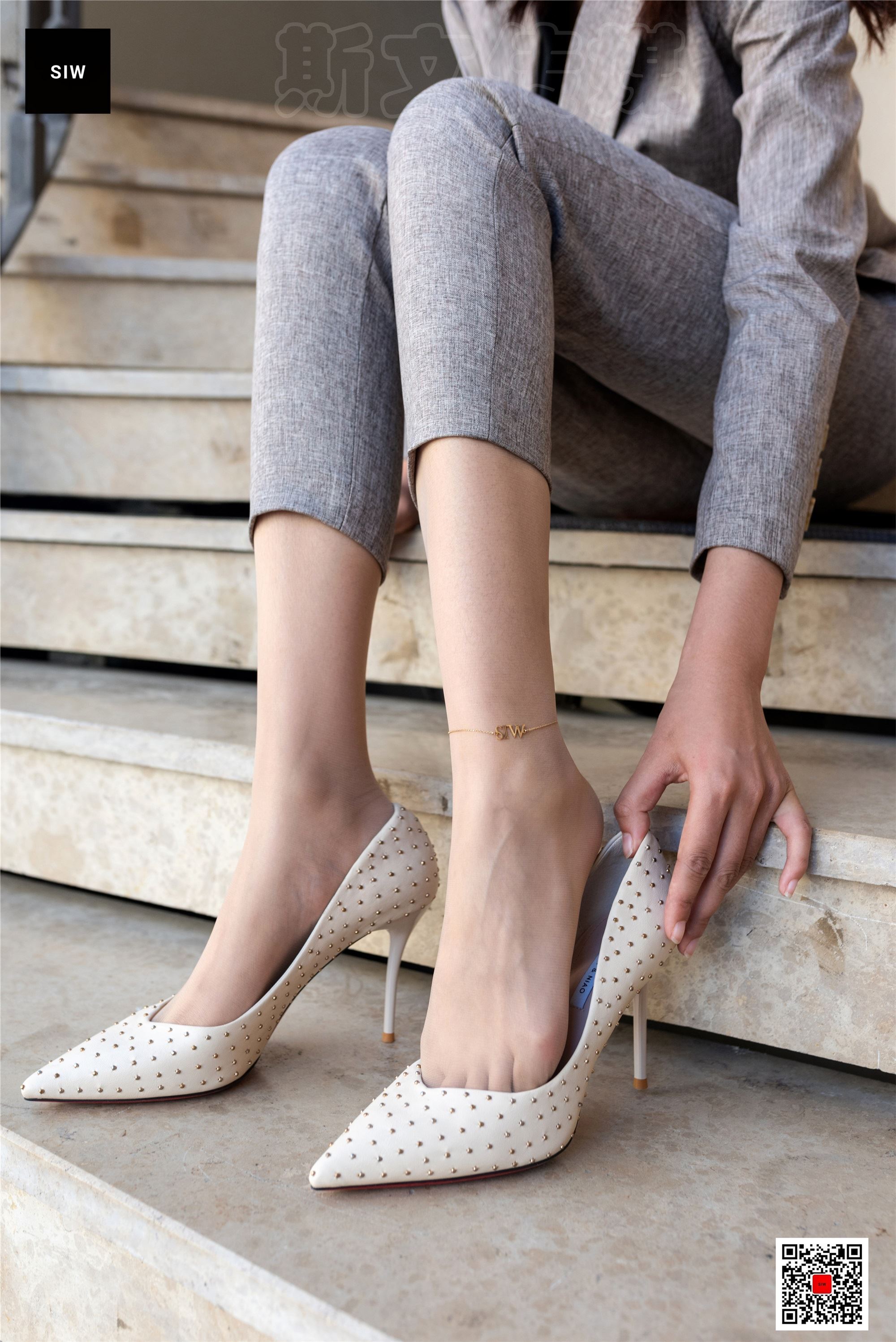 SIW斯文传媒 066 灰咖毛呢双排扣西装七分裤套装 - 嘉慧